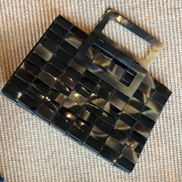 Shiraleah Faux Tortoise Shell Hand Held Purse - Picture 8 of 8